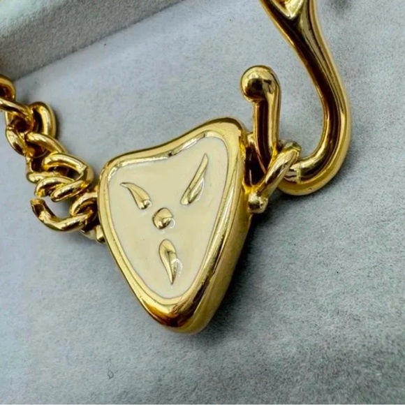 🌷Givenchy Gold Link Bracelet - Picture 4 of 5